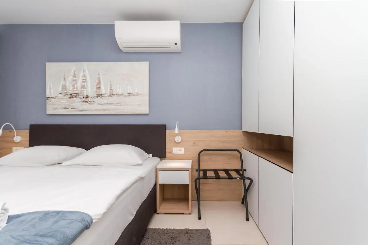 Garden Palace Marjeta Apartment With Free Parking Umag